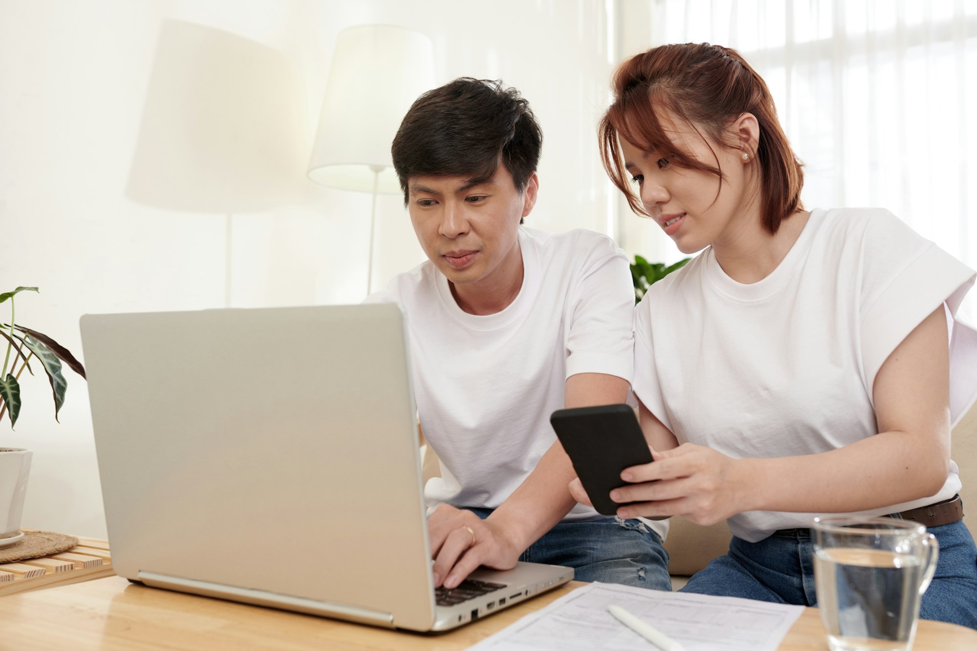 Couple Filling Form Online Couple Filling Form Online