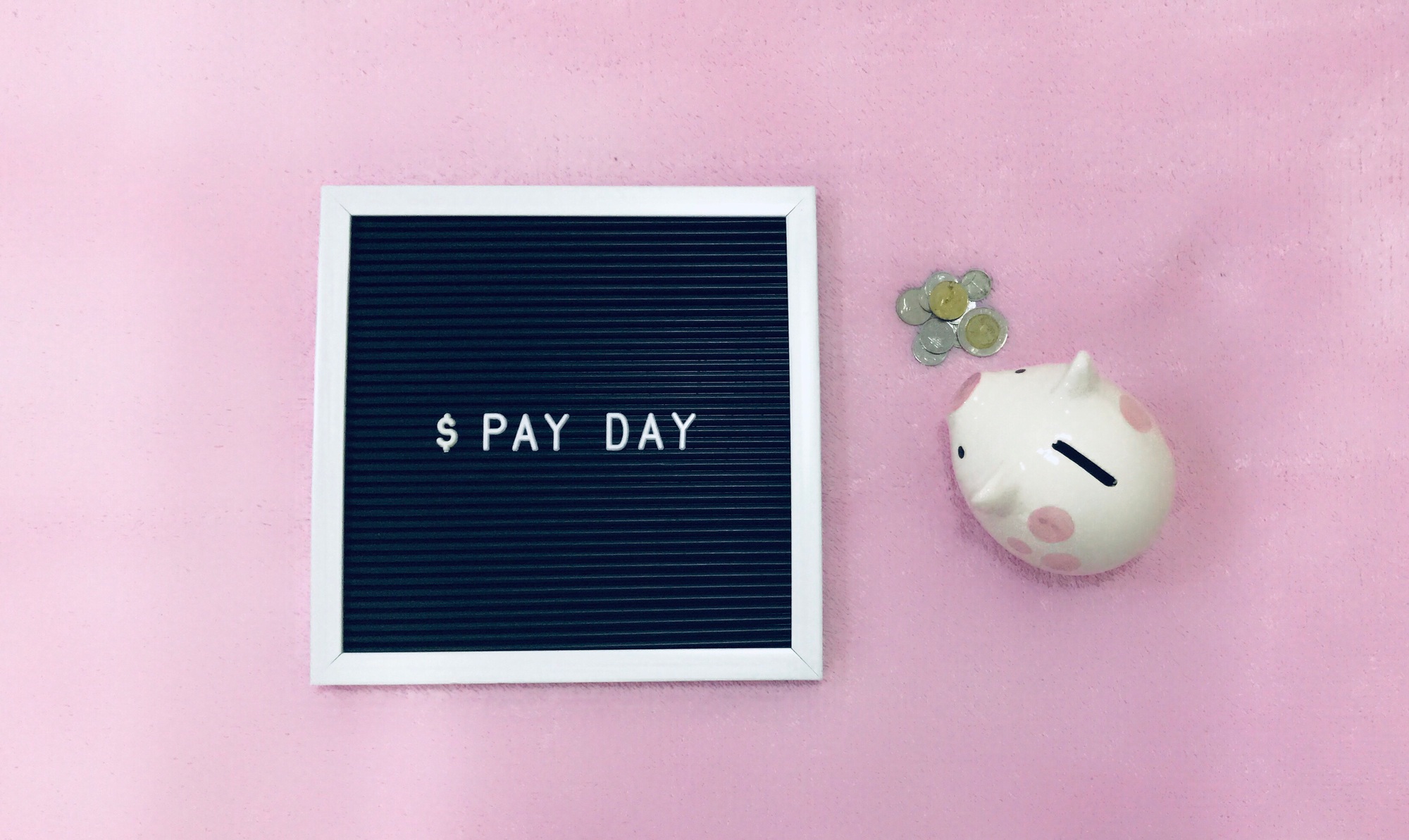 Difference Between Instant Deposit and Next-Day Payday Loans Difference Between Instant Deposit and Next-Day Payday Loans